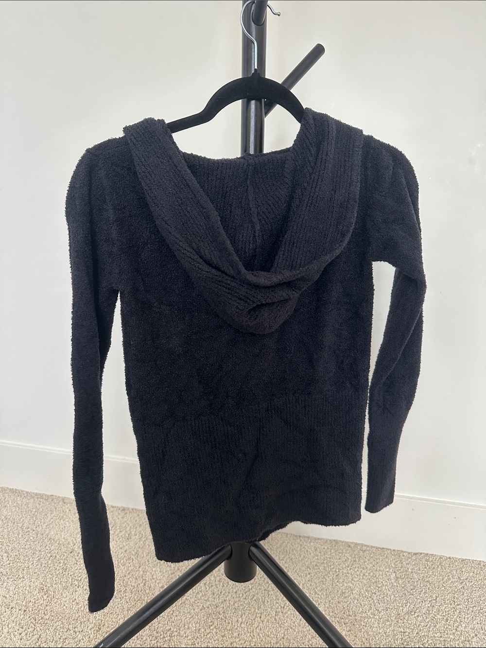 Women's Sweater Subcategory Classification - Picture 3 of 4